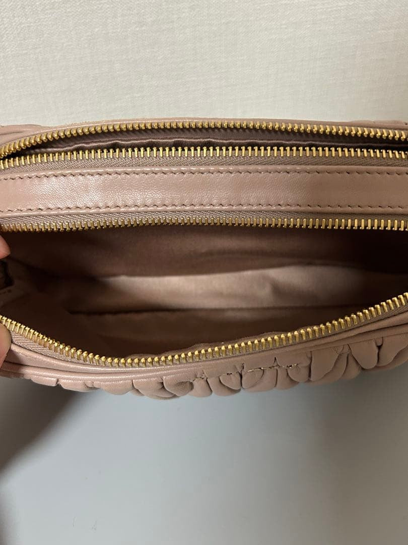 MIU MIU Matelass Leather Shoulder Bag Cameo Gift Present 0203b