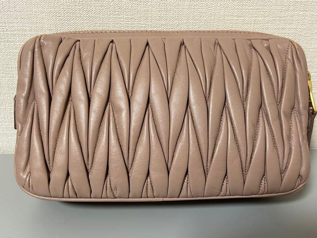MIU MIU Matelass Leather Shoulder Bag Cameo Gift Present 0203b