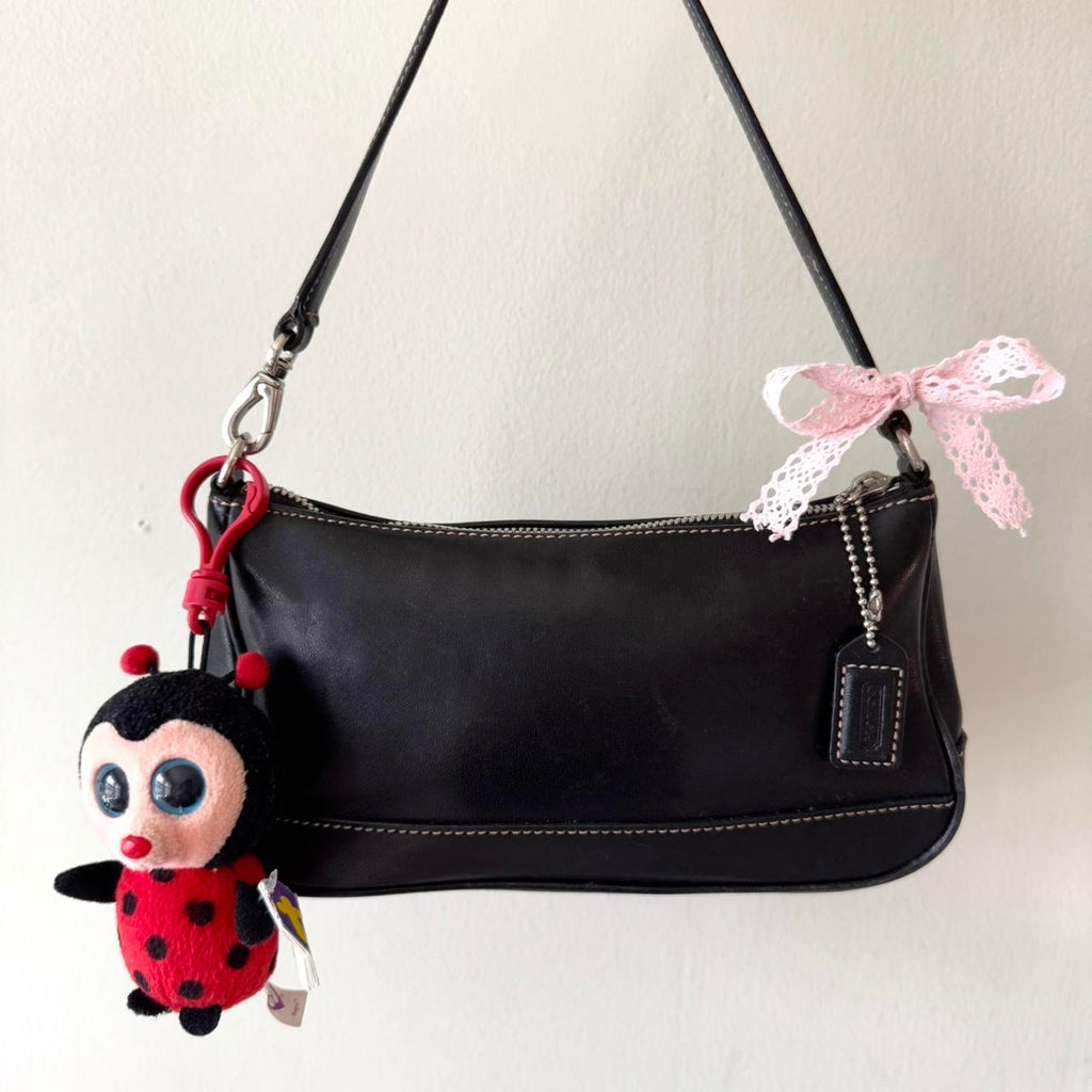 Vintage Y2K Coach Demi baguette in black leather!