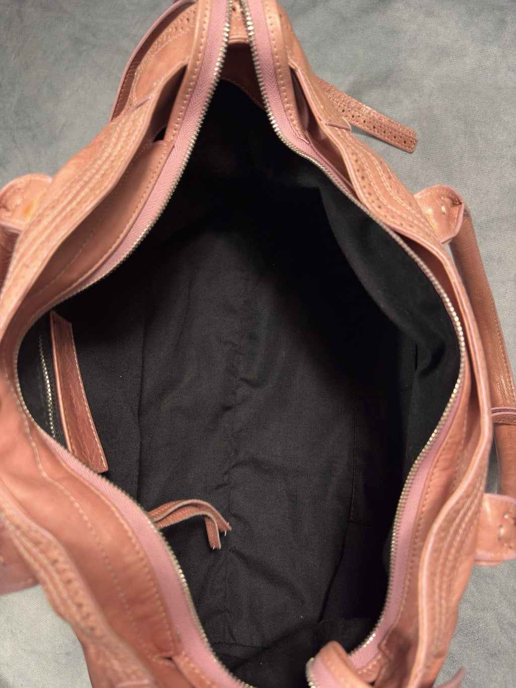 RARE Balenciaga City Bag Women`s Archive Y2K Avantgarde Pink Leather Medium Bag