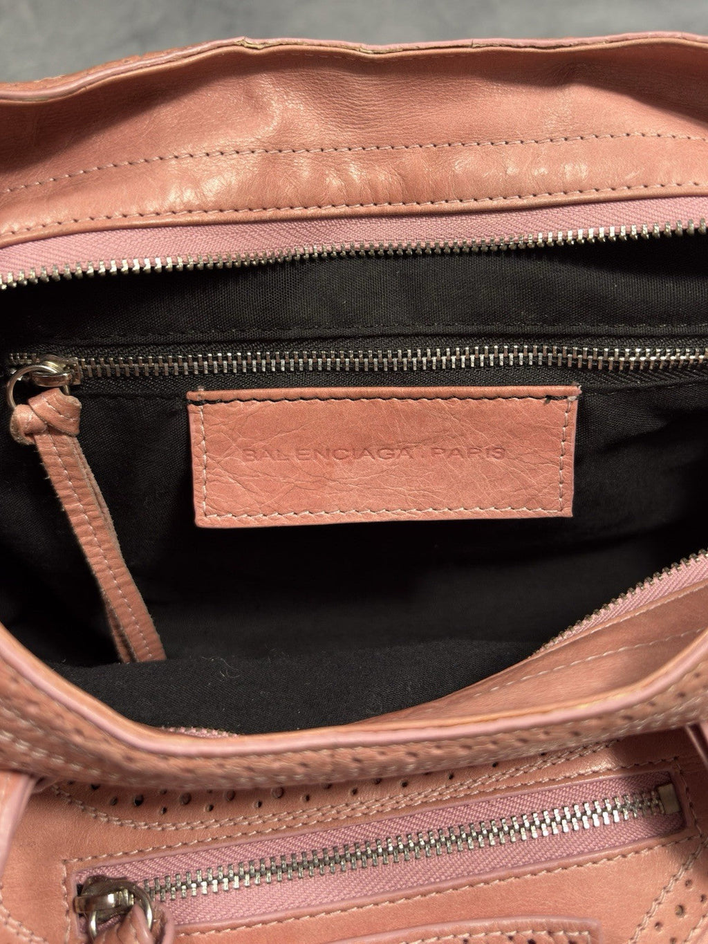 RARE Balenciaga City Bag Women`s Archive Y2K Avantgarde Pink Leather Medium Bag