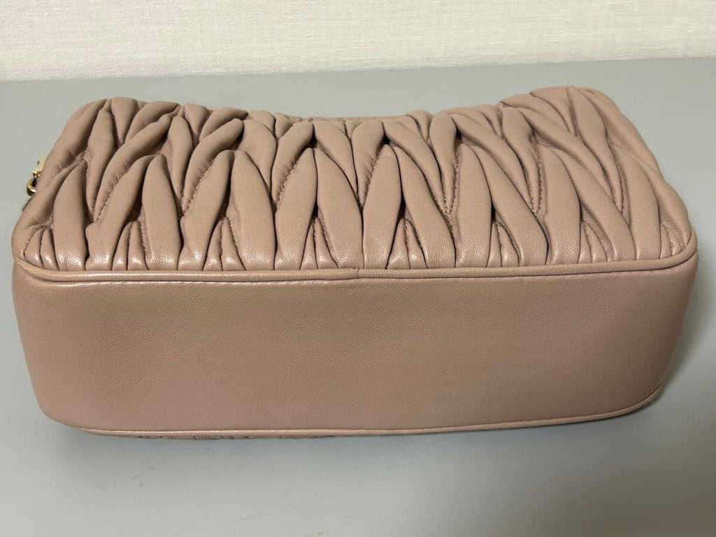 MIU MIU Matelass Leather Shoulder Bag Cameo Gift Present 0203b